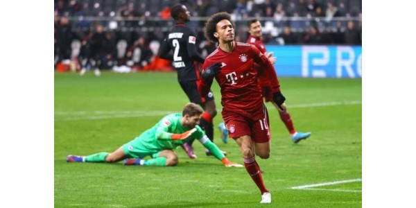 Leroy Sane znovu nenechává FC Bayern München prohrát s Frankfurtem